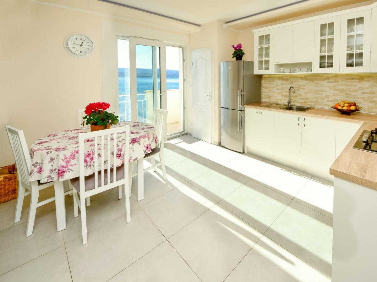 Holiday Home Lara By Interhome Оміш Екстер'єр фото