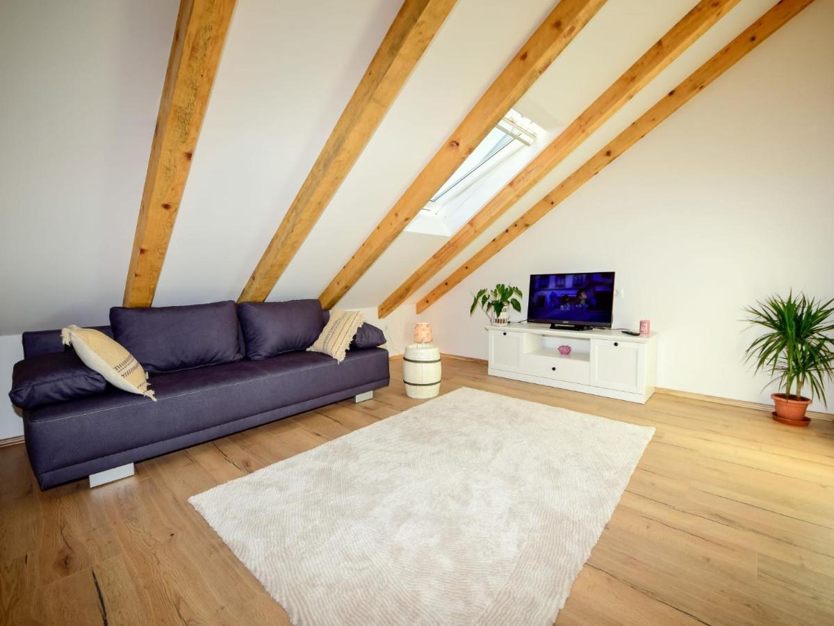 Holiday Home Lara By Interhome Оміш Екстер'єр фото