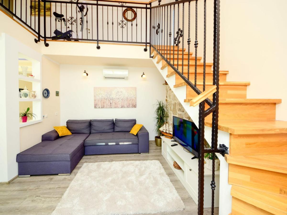 Holiday Home Lara By Interhome Оміш Екстер'єр фото
