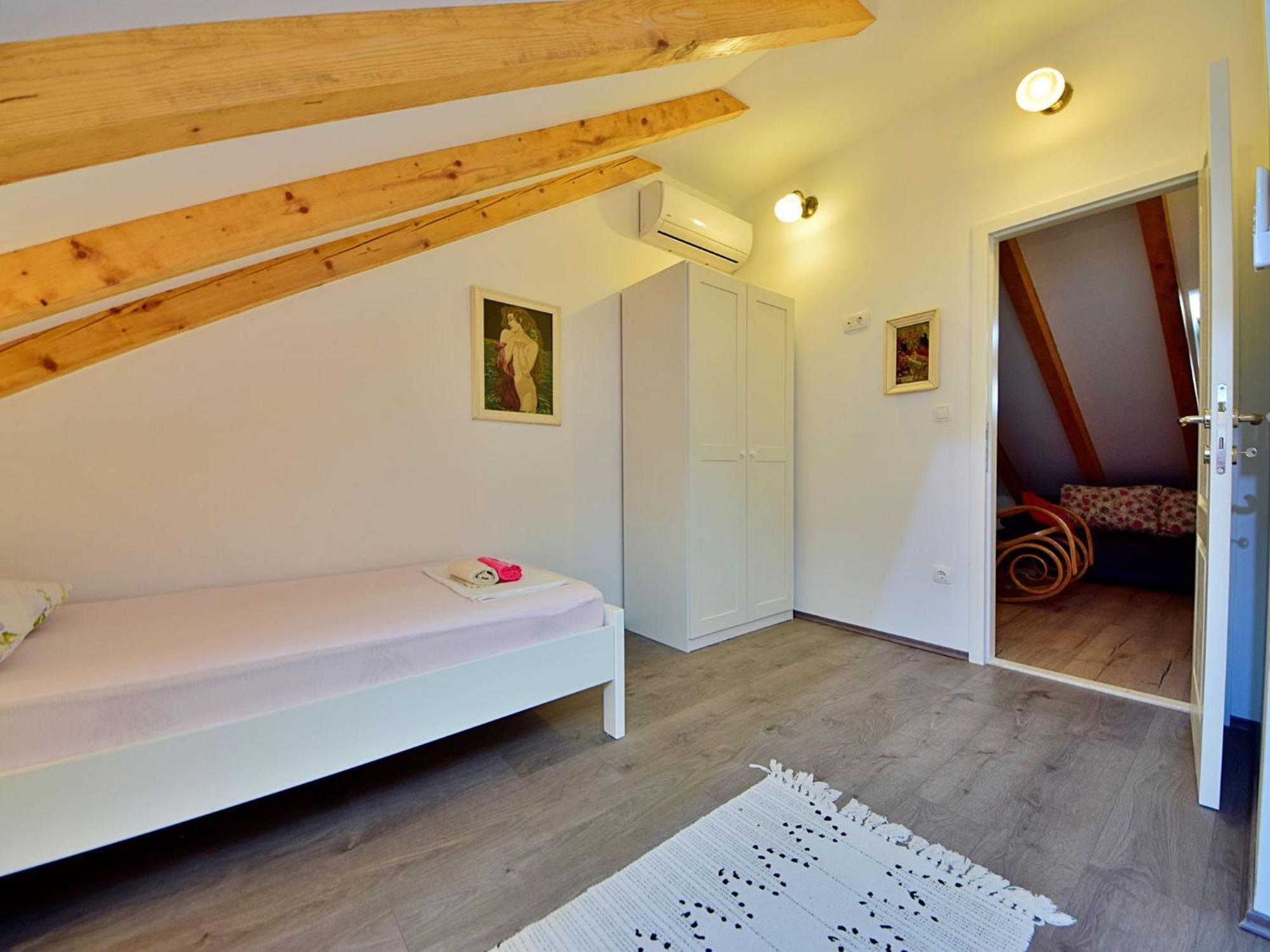 Holiday Home Lara By Interhome Оміш Екстер'єр фото